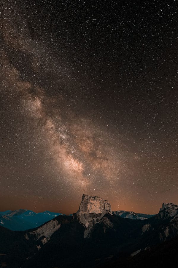 Le mont Aiguille et la Voie lactée