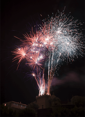 2 bouquets à droite et gauche : éclaircir