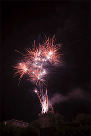 Feux d'artifice : bouquet à gauche